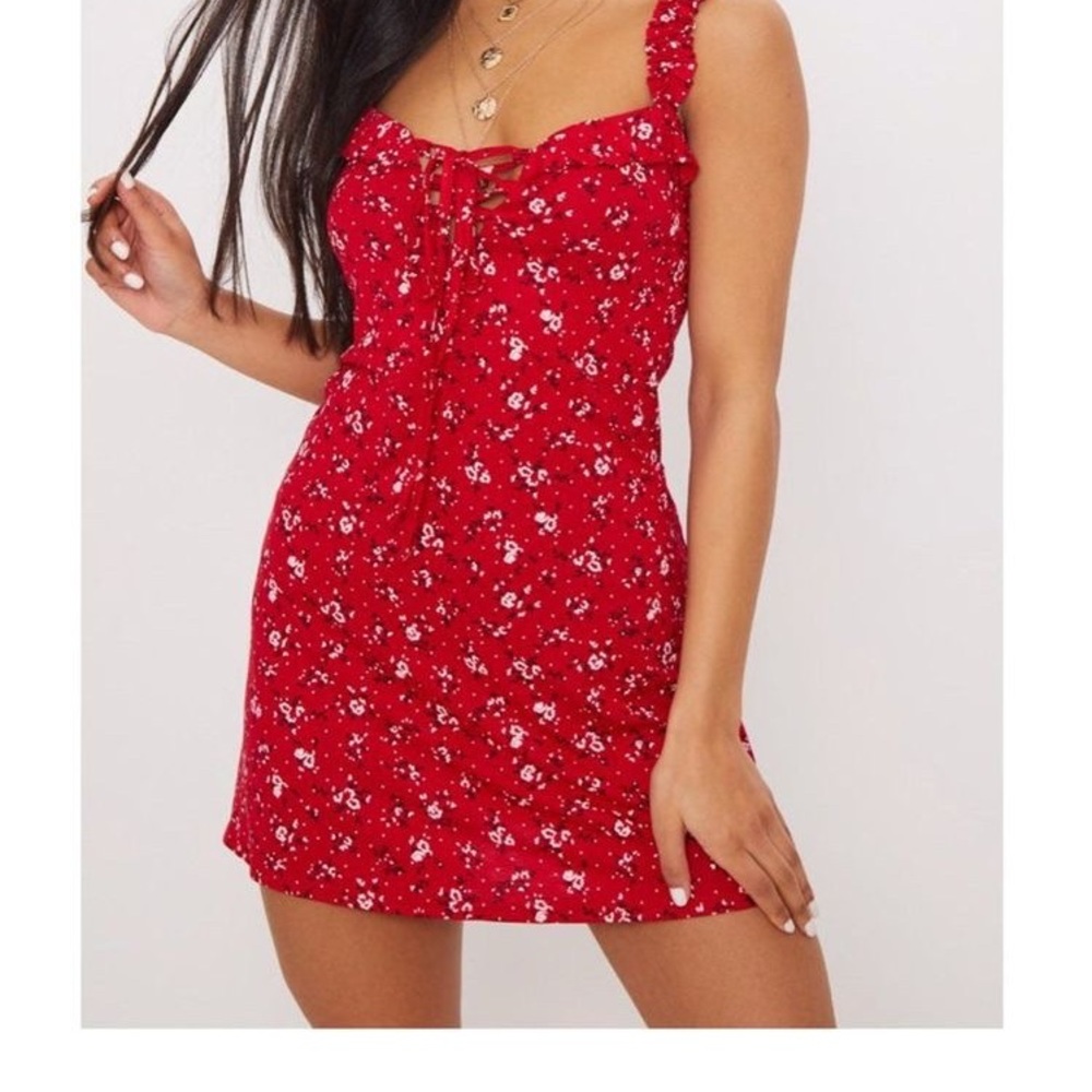 NEW Pretty Little Things Floral Dress w Tag Size 2